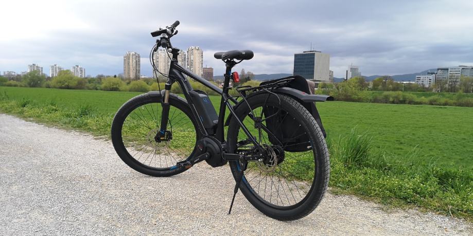 Električni bicikl Cube Suv Hybrid Pro 500. 26" 5 g. Stanje 10/10 Račun