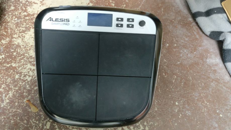 Alesis sample pad + module mount - 650 kn