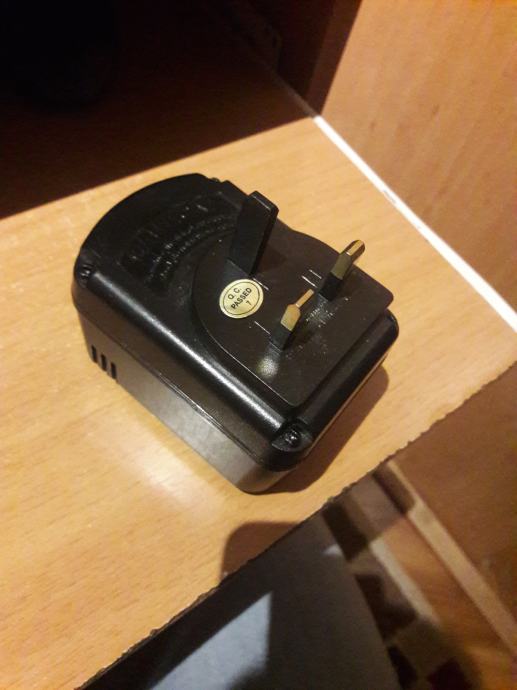 ADAPTER ZA STRUJU (230V110V)