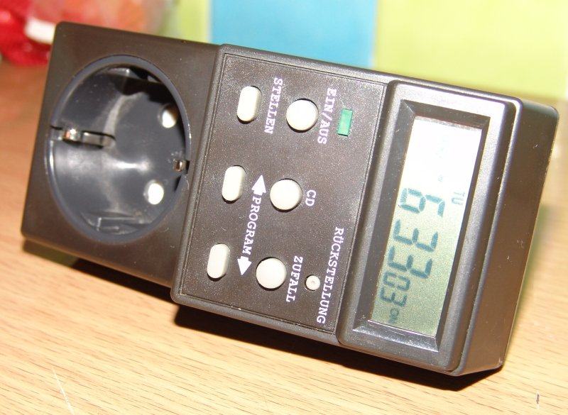 Digitalni Timer tjedno programabilna vremenska sklopka sa satom