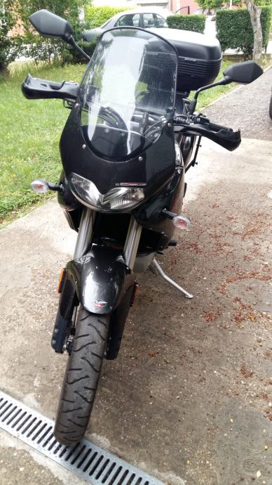 thumbnail image 2 of GIVI D237S Smoked Fairing For Aprilia Pegaso 650 Cube (1997-2000) 2 of 3