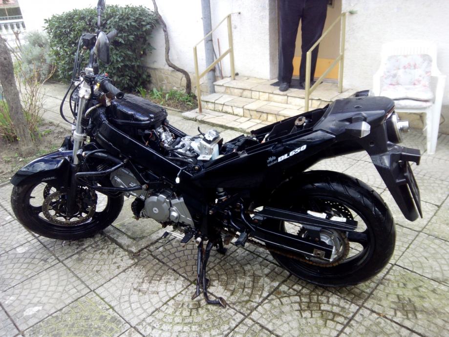 Suzuki dl650 vstrom 650 cm3 za djelove, 2007 god.