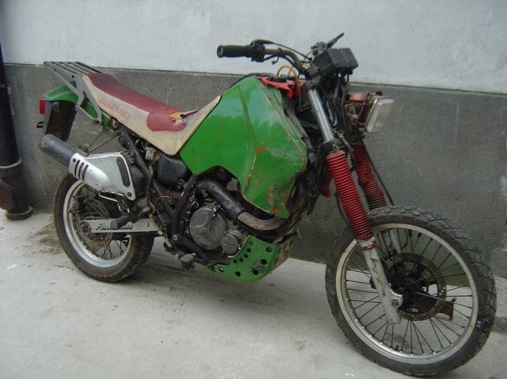 Vends suzuki 800 dr s 1996 - Motos