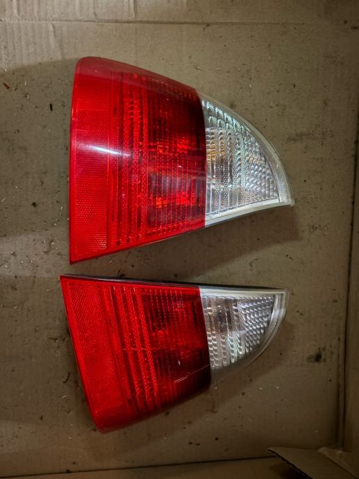 BMW E46 Touring komplet obe lampe štopovi zadnji FACELIFT