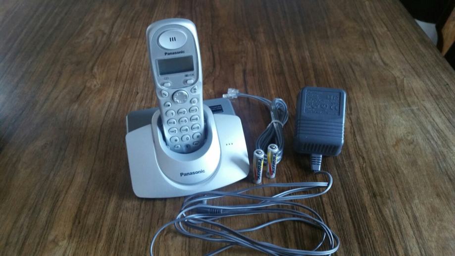 Panasonic KX-TG1100FX bežični DECT telefon