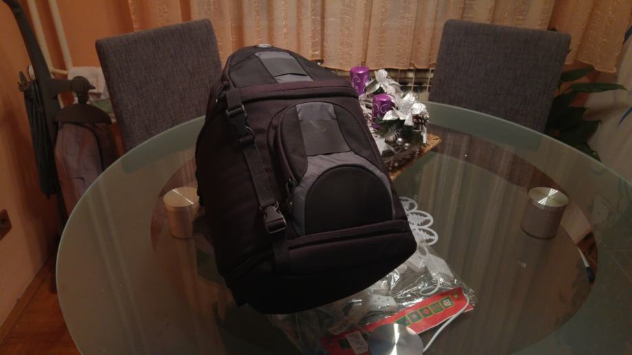 Lowepro Slingshot 300 AW Review Round-Up