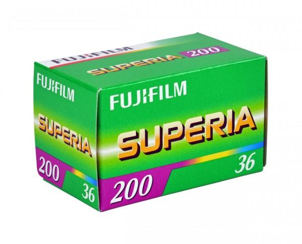 FujiFilm SUPERIA 200 36exp color negative 35mm film