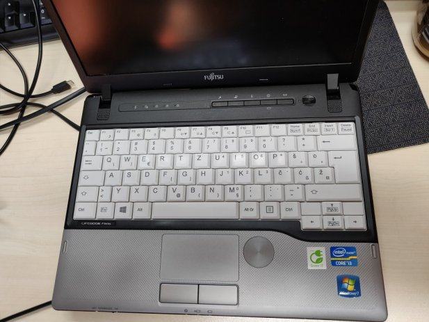 Fujitsu Lifebook P702 12" profi mini laptop i3-3270m, 4gb, 500gb