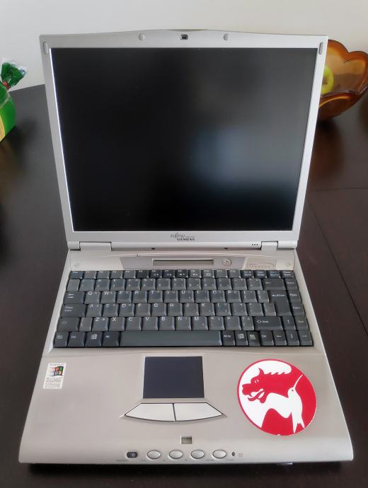 Retro laptop Fujitsu Siemens Lifebook C - Pentium III 320 mb 10 gb