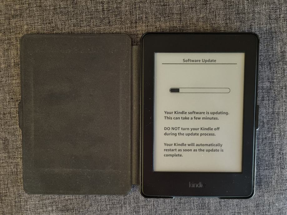 Amazon Kindle Paperwhite (7th generation) + case