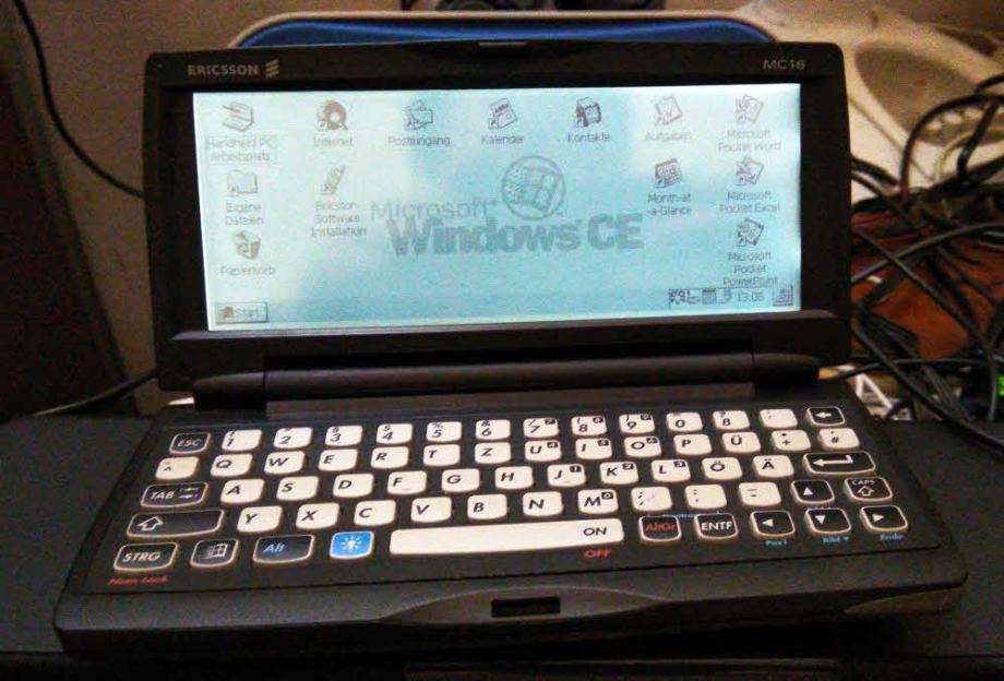 Retro ručno računalo kompjuter PC Ericsson MC16 Windows CE handheld