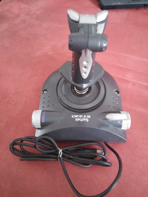 Saitek ST330 Force feedback joystick za PC USB