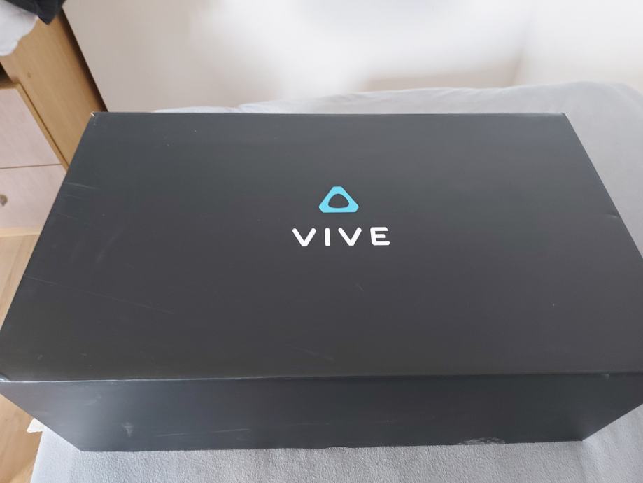 HTC VR Vive Cosmos Elite Virtual Reality Headset