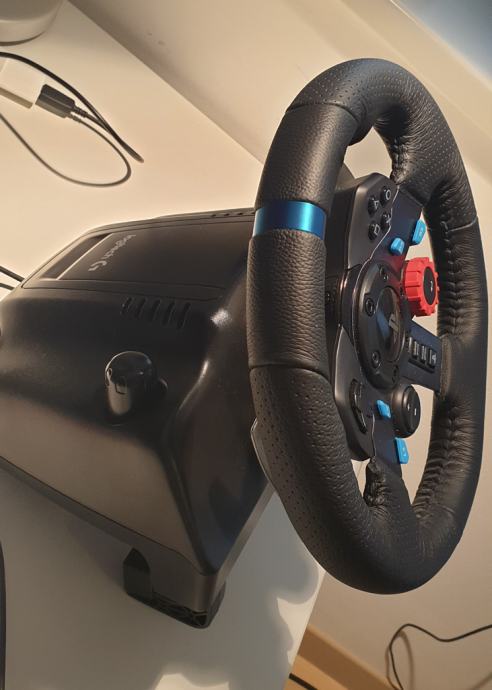 Logitech G29 Driving Racing Wheel + Shifter