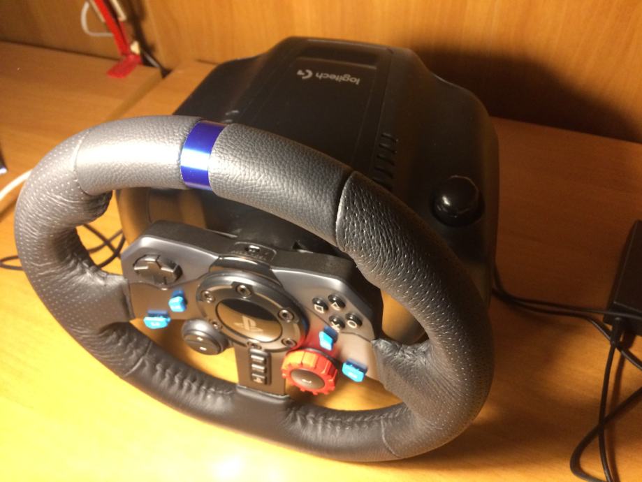 Logitech G29 volan s shifterom i garancijom još godinu i 9 mjeseci