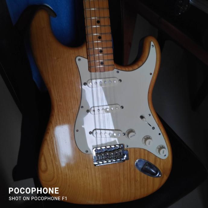 Fender Stratocaster Japan custom édition ST 54 RV, 31 God.
