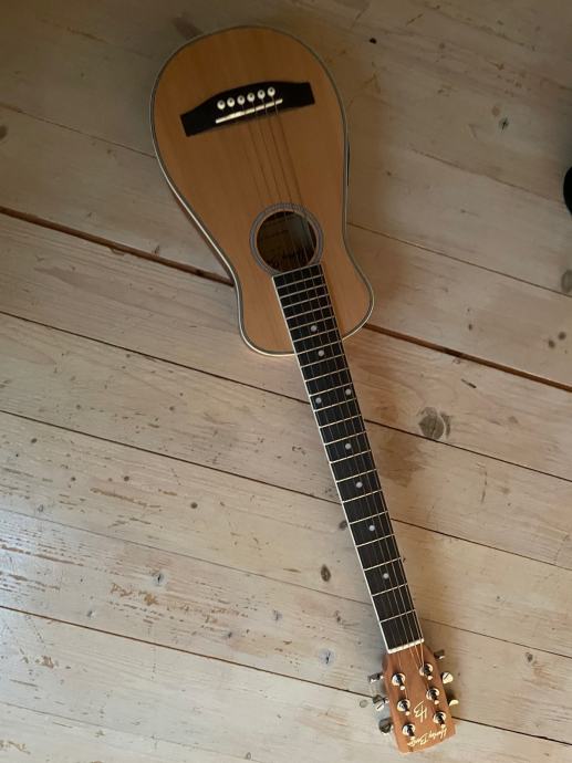 Harley benton travel Guitar elektro akustična