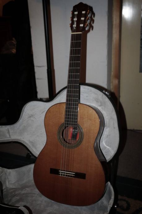 Kantare L 300 C, klasična gitara