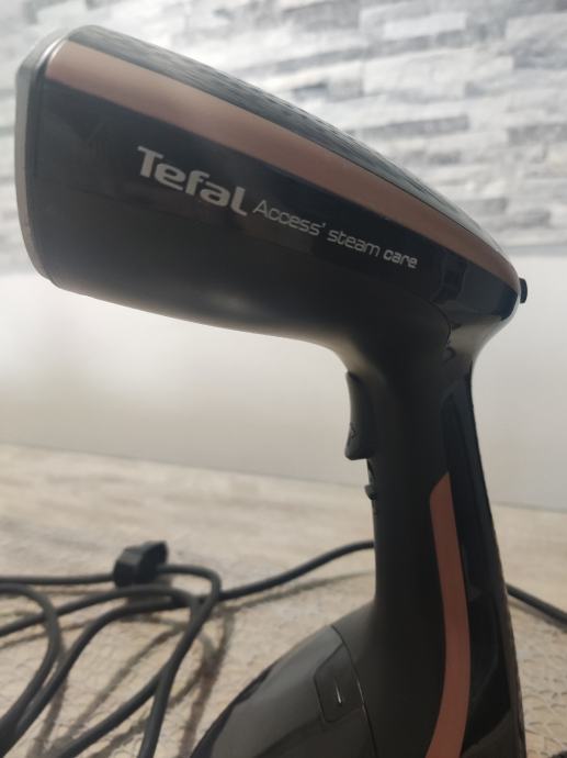 Tefal pegla za okomito glačanje DT91XX