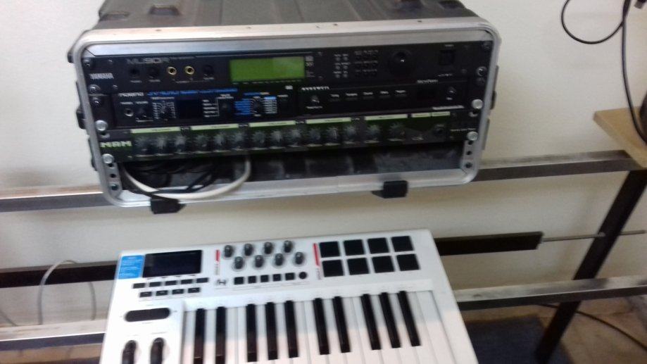 Rack s modulima Roland, Yamaha, Kurzweil