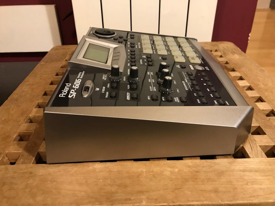 Roland SP606 Sampling Workstation sampler