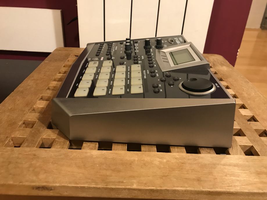 Roland SP606 Sampling Workstation sampler