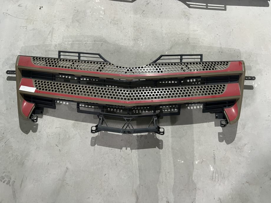 Kit 11 Housses Chromées Pour Calandre Mercedes Actros MP4 - Style & Protection Facile à Poser