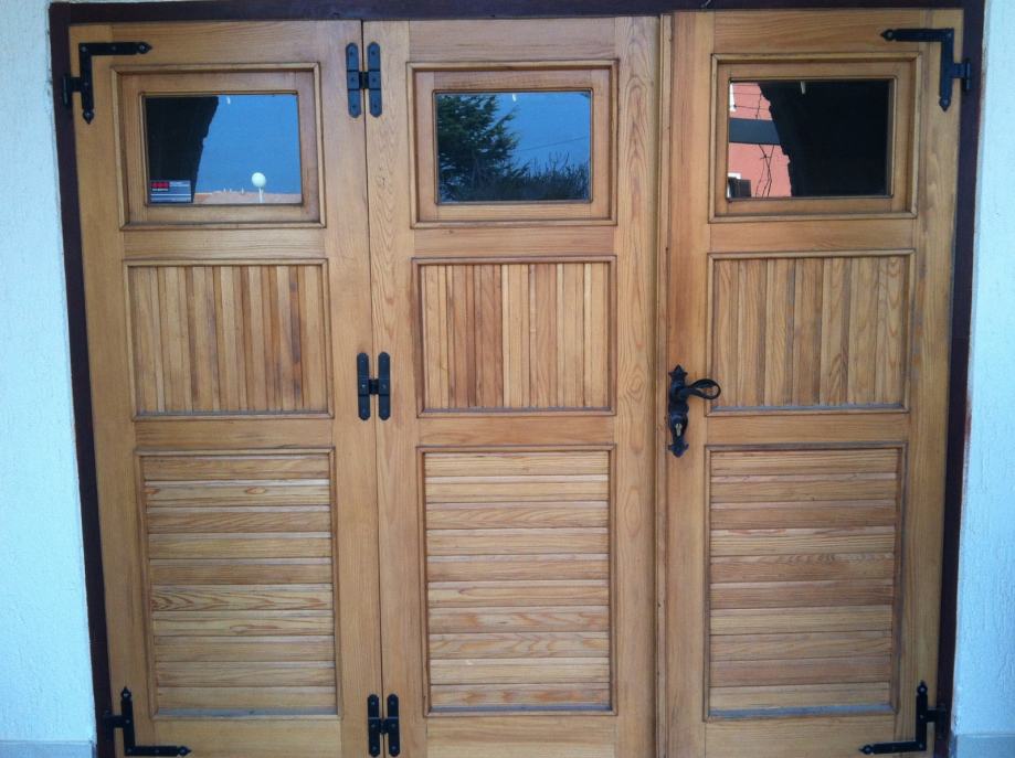Garažna drvena  vrata - trokrilna