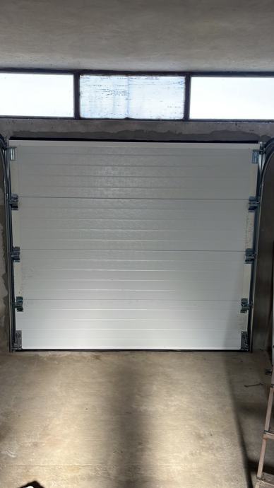 Prodajem garažna vrata 250x200