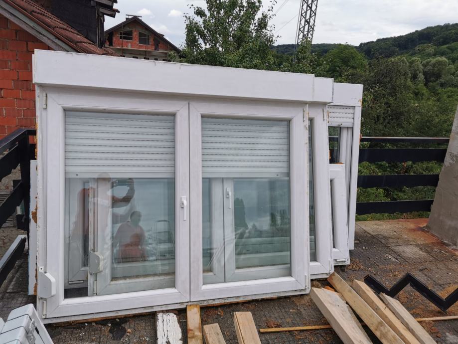 PVC prozori sa roletama