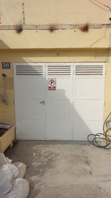 Trokrilna željezna garažna vrata