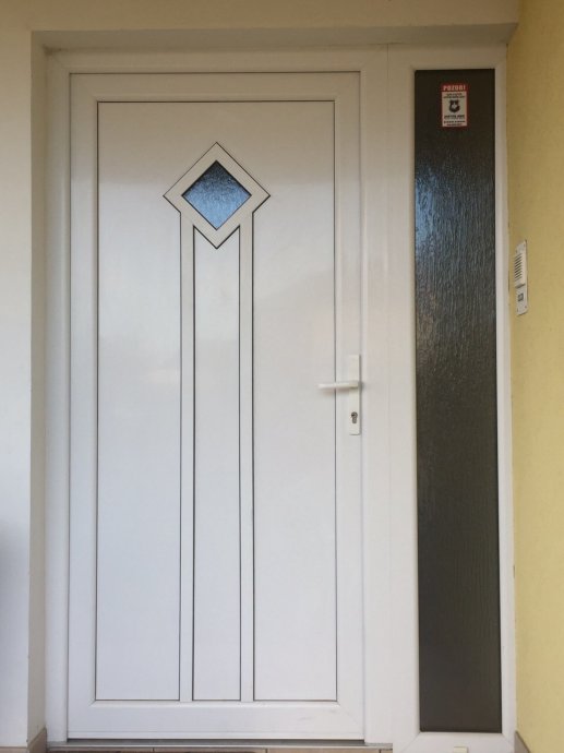 Ulazna PVC protuprovalna bijela vrata - VRLO POVOLJNO, NIŽA CIJENA!!!
