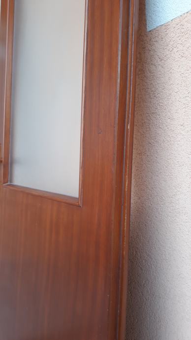 Vrata sobna (sa staklom u gornjem dijelu), 85 x 198 x 4 cm; BEZ OKVIRA