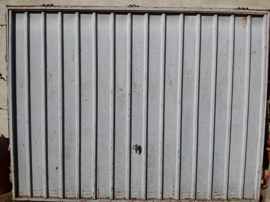 garažna vrata 260x200 metalna sa štokom i mehanizmom za otvaranje