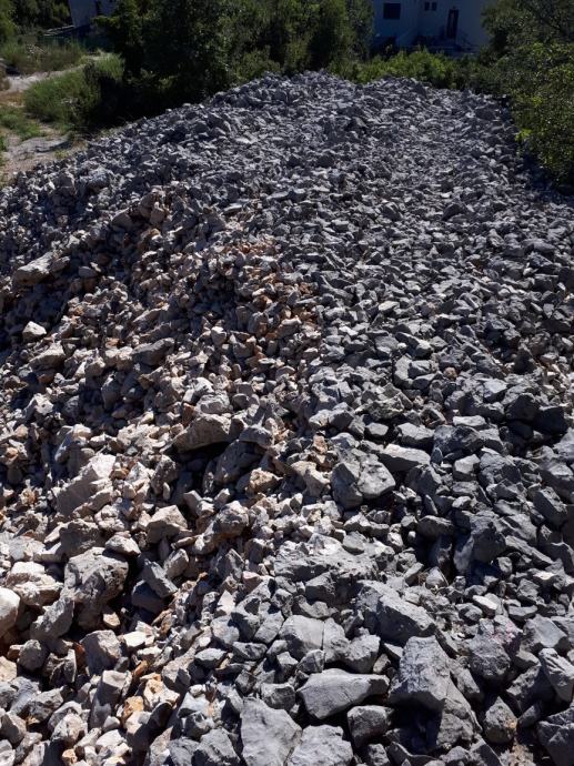Gromača za nasip ili meljenje, Kostrena