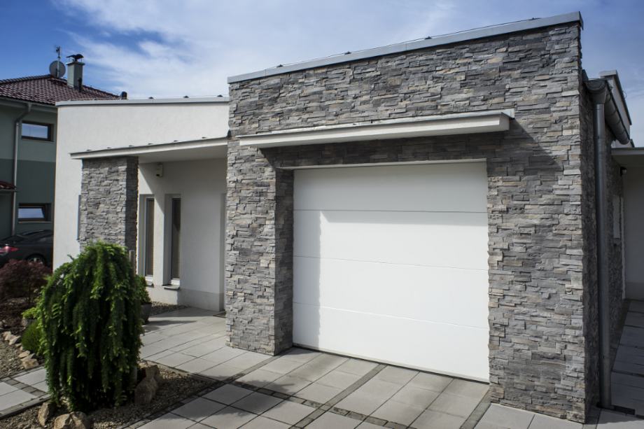 Sekcijska garažna vrata 300 x 200 bijela