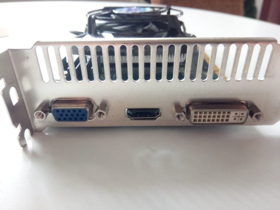 Placa De Vídeo XFX Radeon HD 5670 - 512MB DDR5, HDMI, DisplayPort