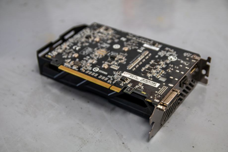 Gigabyte AMD Radeon RX 460 WINDFORCE OC 2G