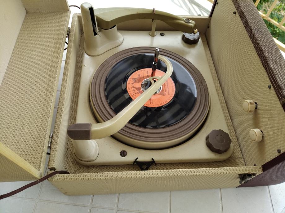 Gramofon ALBA gramofon-alba