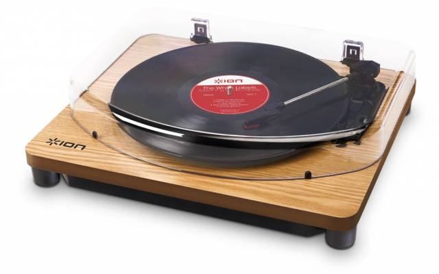 Gramofon ION Classic LP smeđi (imitacija drva)