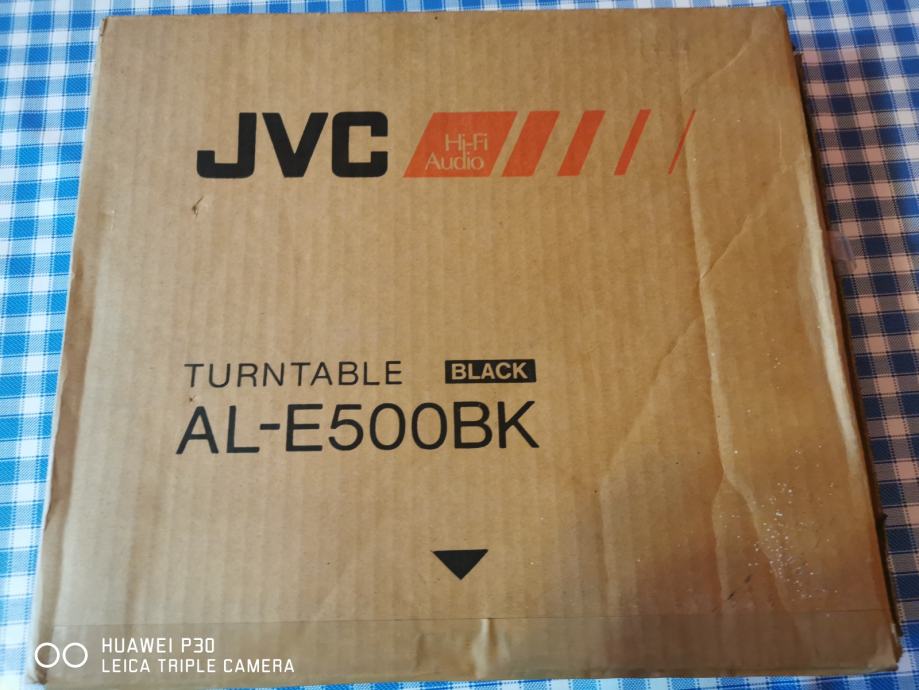 Gramofon JVC AL-E500BK