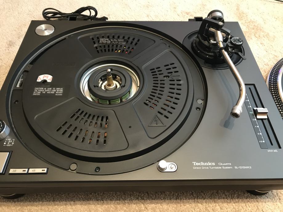 Presa con cerniera compatibile con Technics SL1200 e SL1210 Mk2 Mk3 Mk5 ecc NUOVO