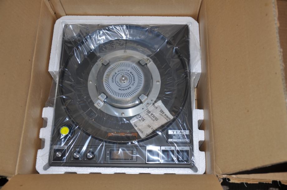 TEAC TN400 direct drive gramofon