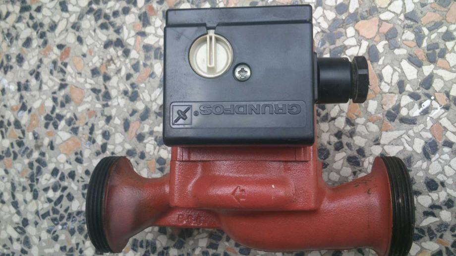 GRUNDFOS pumpa za centralno 5/4 UPS 32-60