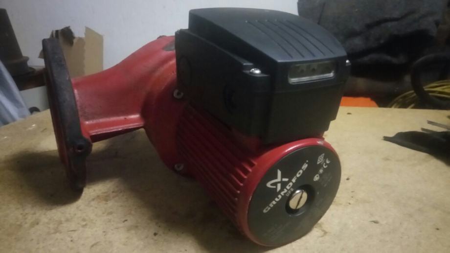 Grundfos UPS 65-60/2 F 340 Pumpa