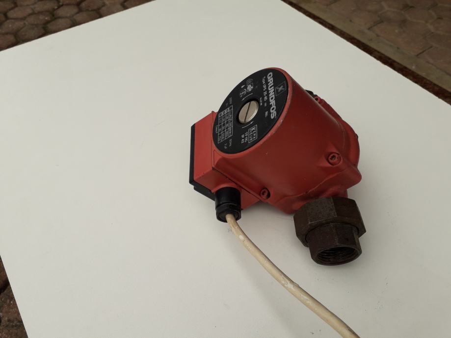 Pumpa za centralno GRUNDFOS UPS 25-40