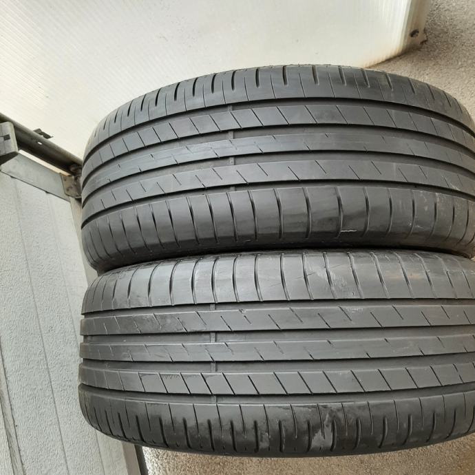 2 ljetne gume 225-55-17