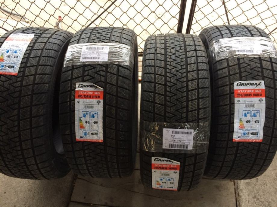 Pneumatico Invernale GRIPMAX 265/55 R19 110V - Nuovo, Mai Utilizzato, Con Spedizione Gratuita
