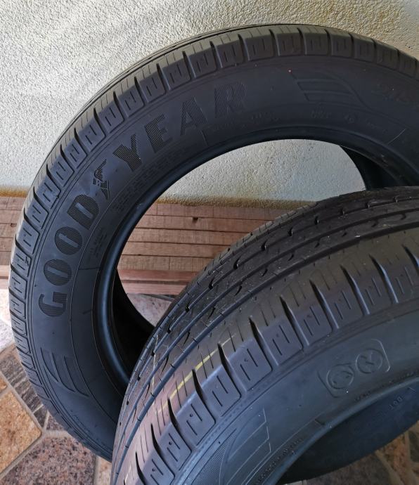 GUME GOODYEAR EFFICIENTGRIP SUV 4X4 215/60R17/96H-DOT 2516-2 KOMADA