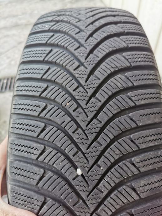 Hankook Winter Icept RS2 215 65 16 hankook-winter-icept-rs2-215-65-16
